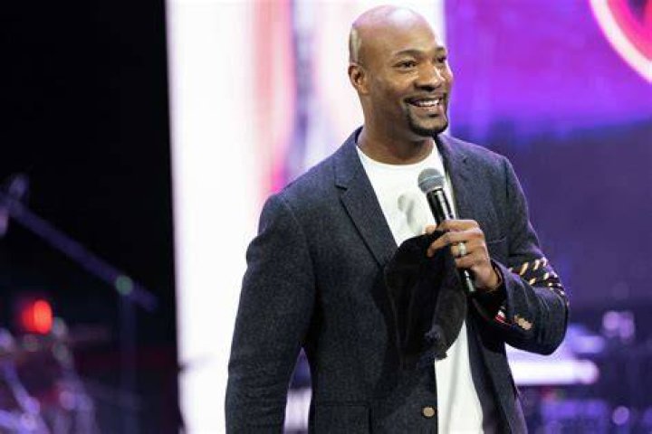 Pastor Keion Henderson live seminars