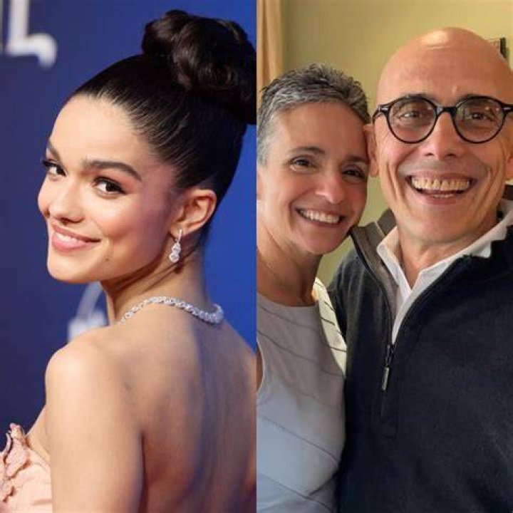 Rachel Zegler with her father mother and sister