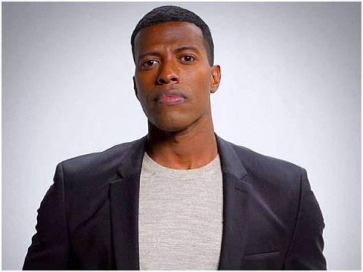 Rob Smith Age, Birthday & Zodiac Sign