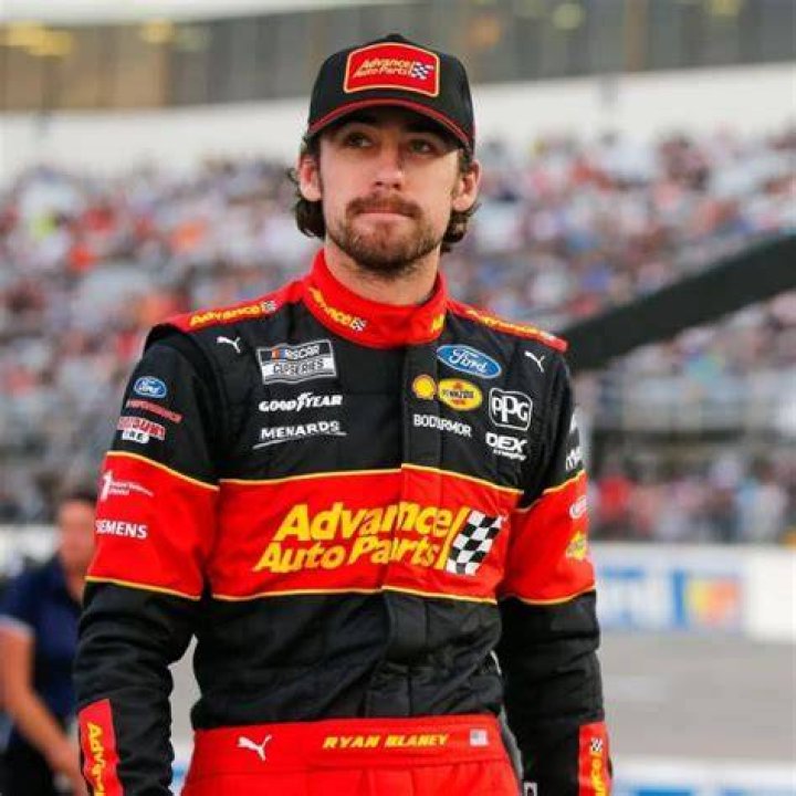 Ryan Blaney Biography, Age, Height, Wife, Net Worth, Family