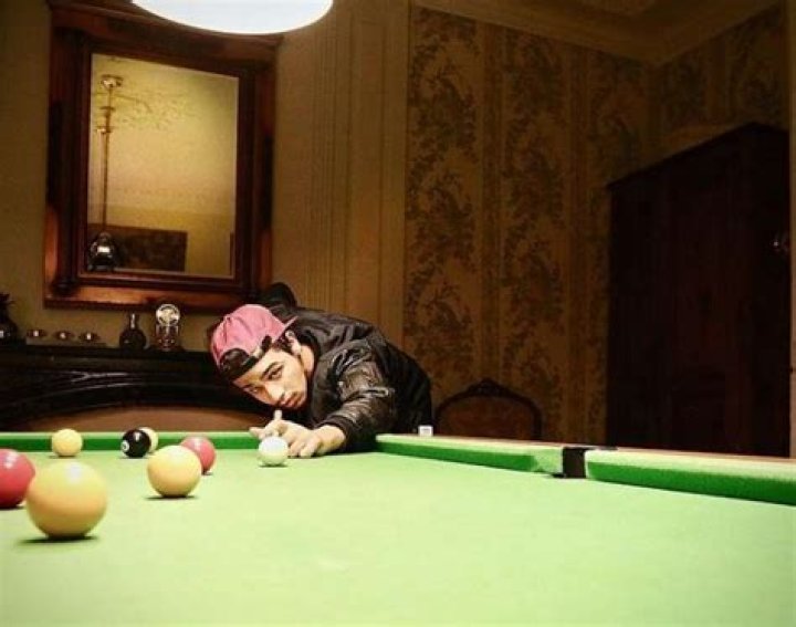Samir Decazza loves to play PoolSamir Decazza loves to play Pool
