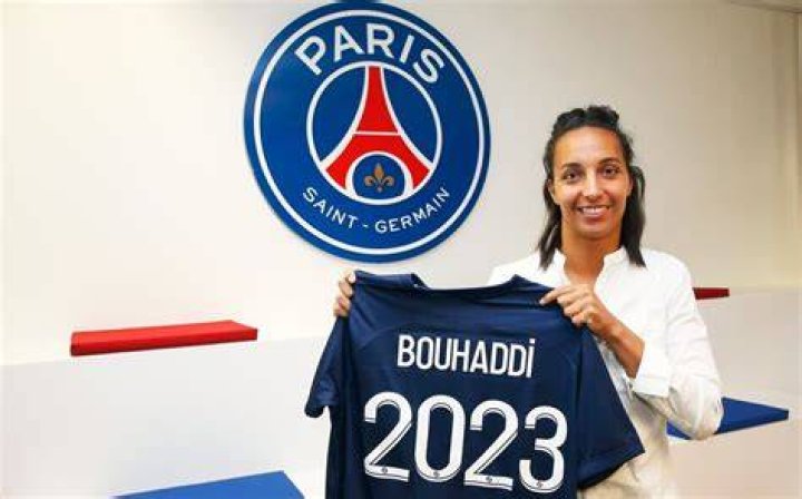 
Sarah Bouhaddi Joins PSG From Lyon 