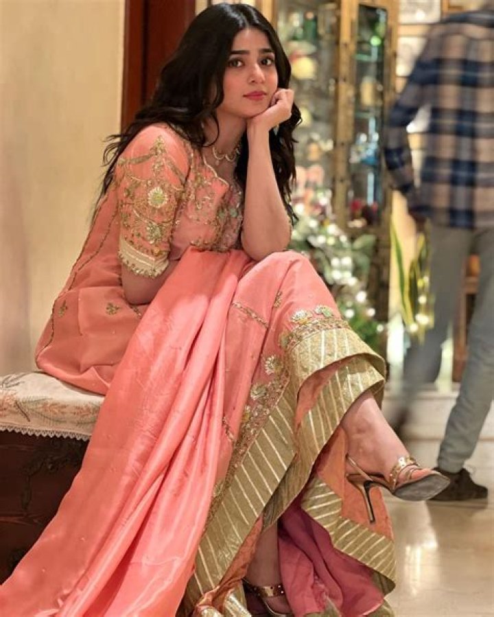 Sehar Khan Playing Lodu