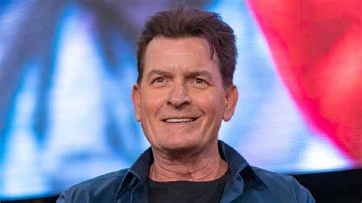 Sheen played the role of Fatima Ali in Tanaav