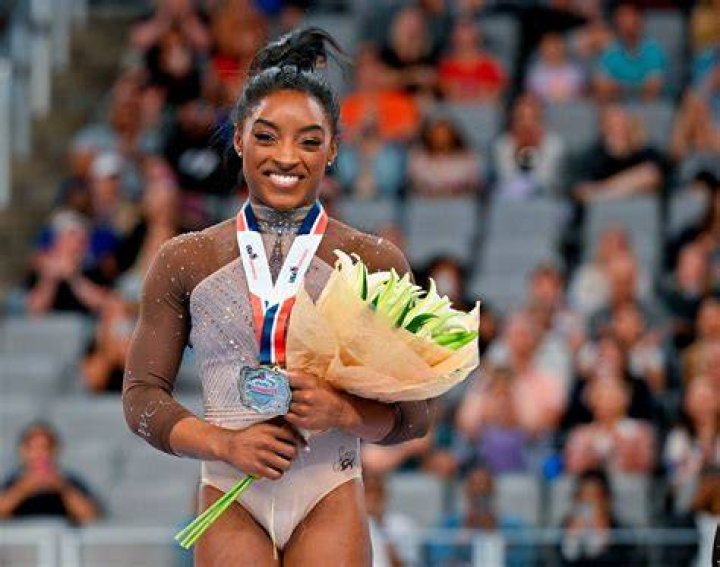 Simone Biles Is So Fashionable! See the Olympic Gymnast’s Best Braless Moments Ever