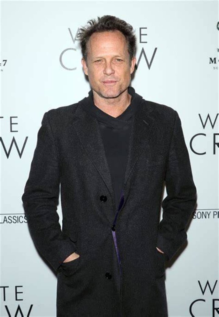 Stephen Cochran Biography, Age, Height, Wife, Net Worth, Family