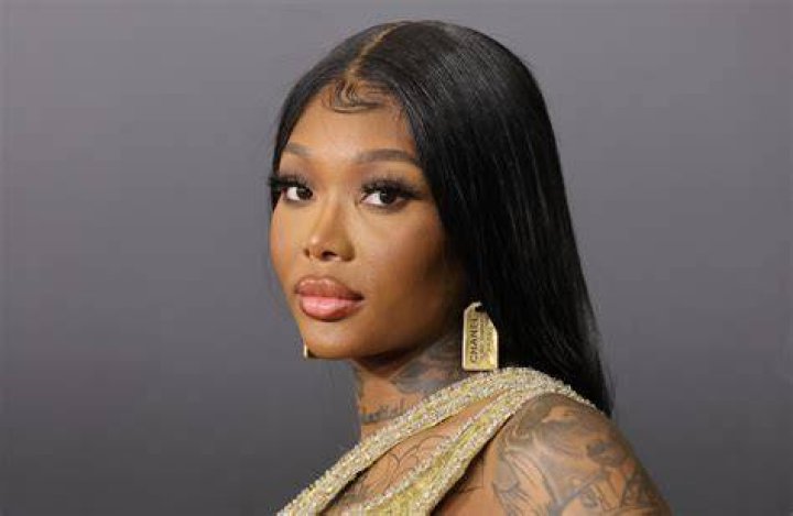 Summer Walker Claps Back At Trolls Who Claim She Doesn't Shower