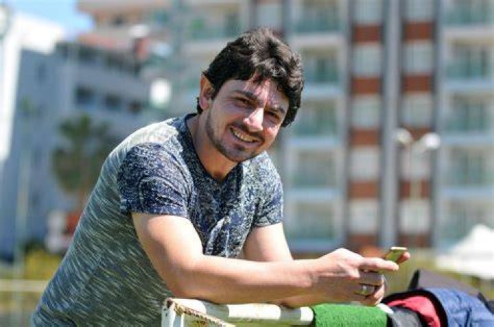 Taner Savut likes traveling