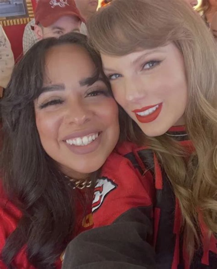 travis kelces firend predicts hell marry taylor swift