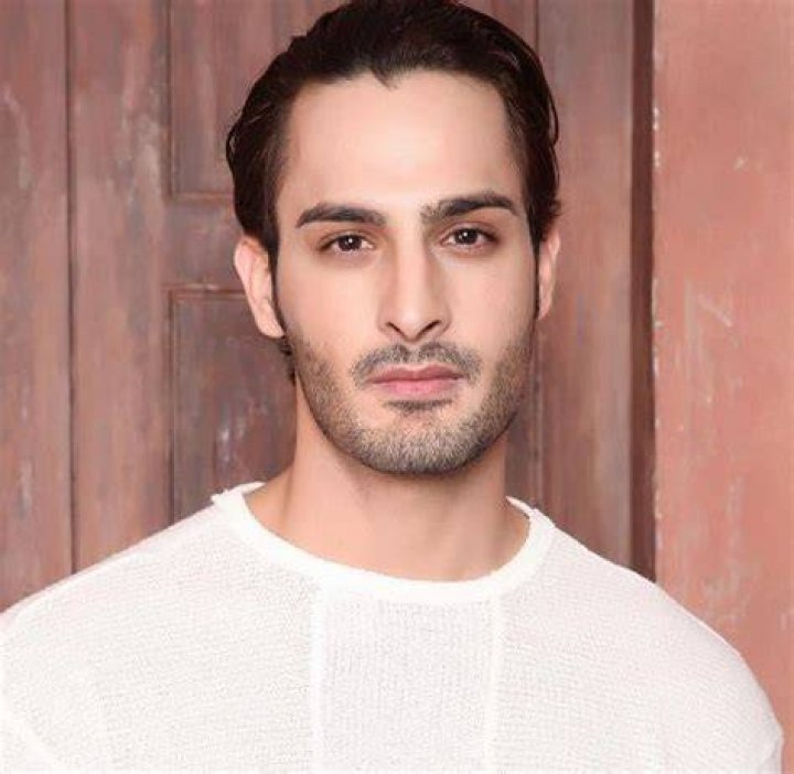 Umar Riaz is a surgeon