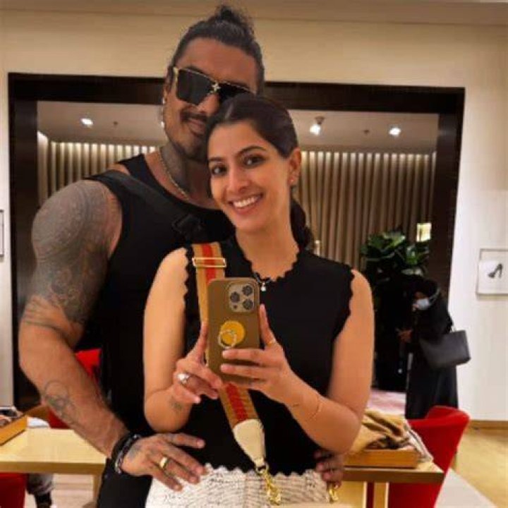 Varalaxmi Sarathkumar Spouse, Boyfriend Name & Relationships