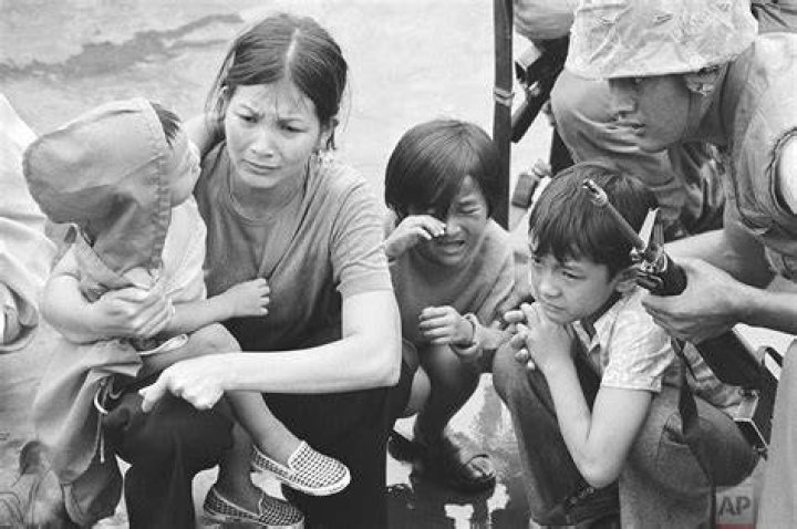 Vietnam War AP Photographers Grieving