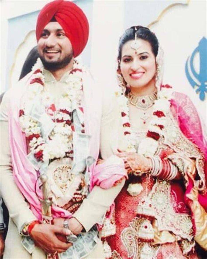 Wedding photos of Shalini Talwar and Yo Yo Honey Singh