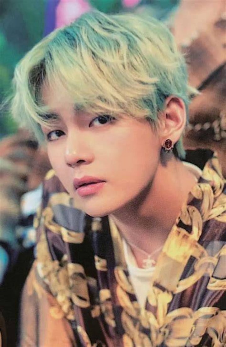 What age did Kim Taehyung get married?