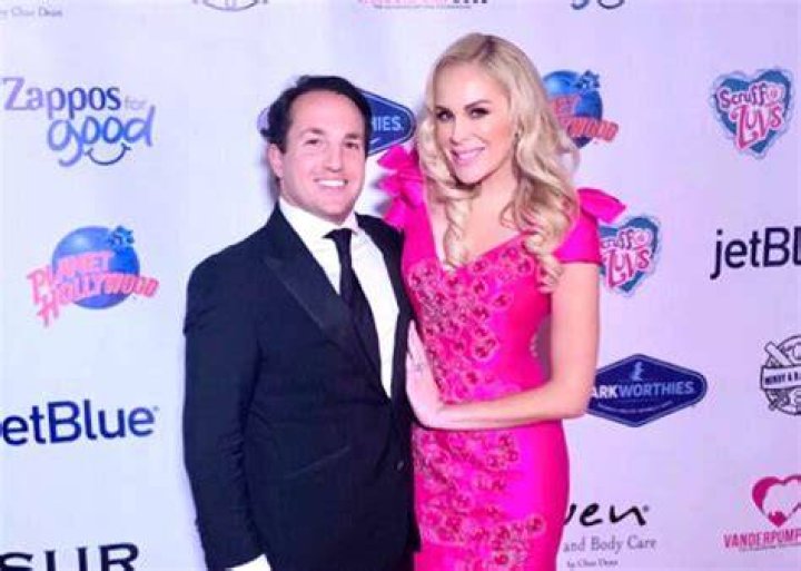What does Kameron Westcott husband do?