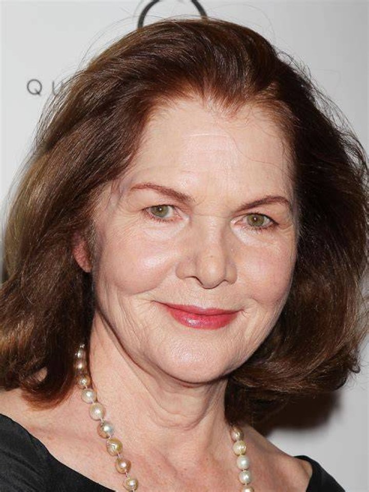 What happened to Lois Chiles?