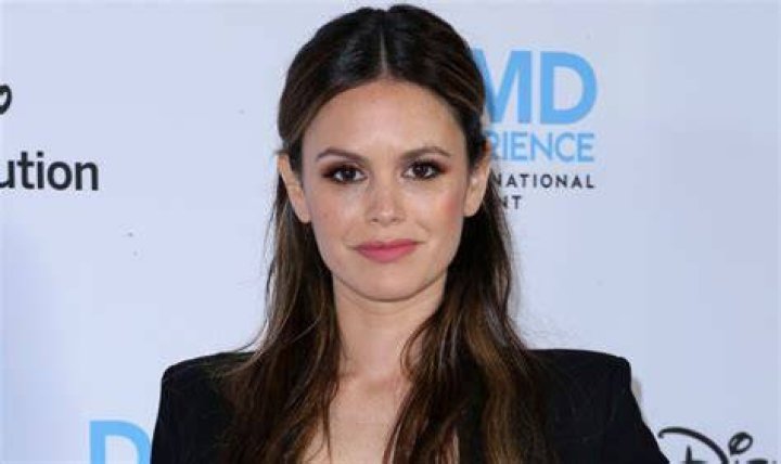 What is Rachel Bilson salary?