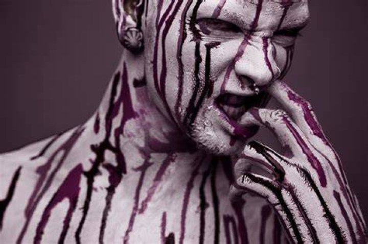 What stops boxers face from bleeding?