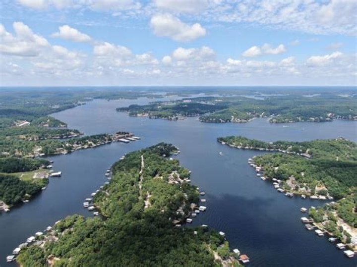 Where is lake of the ozarks
