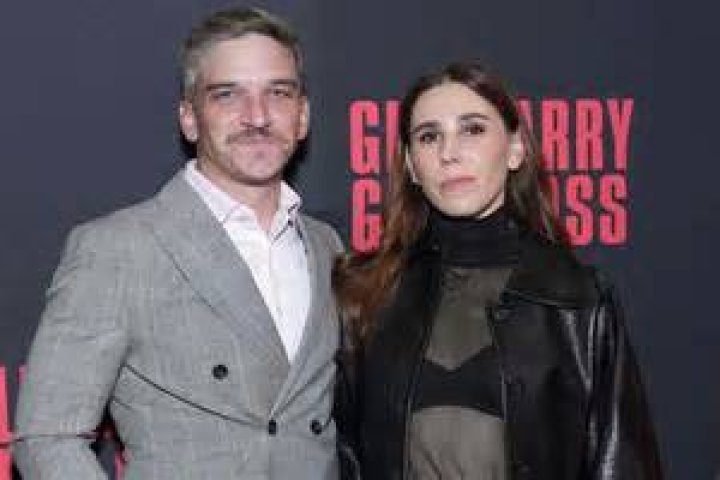 Who is Zosia Mamet’s father?