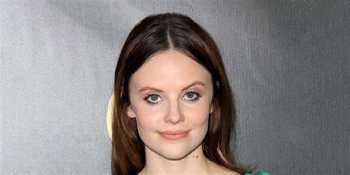 Why did Sarah Ramos left Parenthood? Husband, Net Worth, Wiki