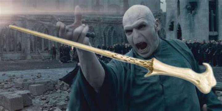 Why didn’t the Elder Wand belong to Voldemort after he kills Harry?