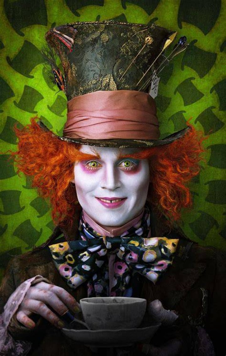 Why does the Mad Hatter’s eyes change color?