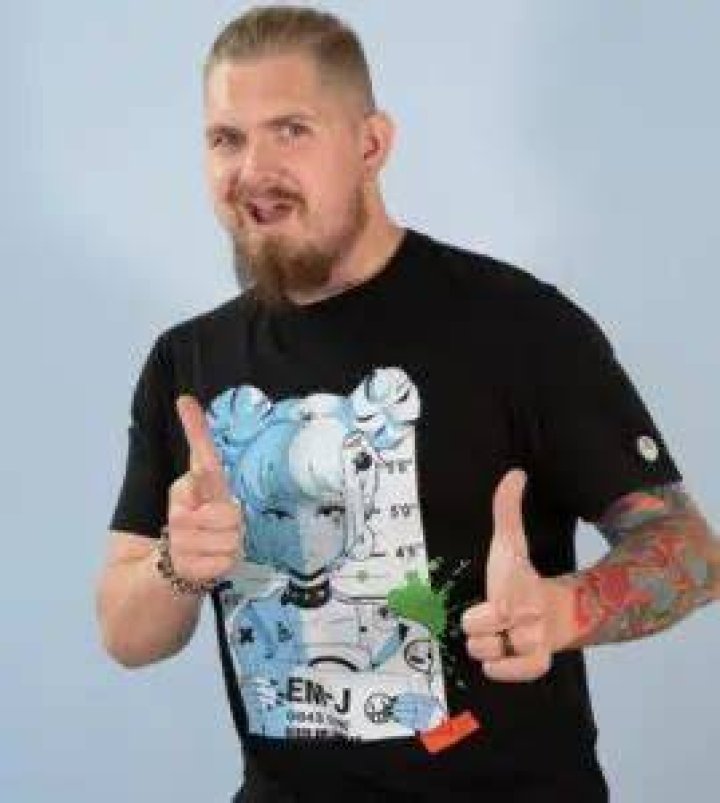 Your Narrator Bio, Wiki, Age, Real Name, Height, Girlfriend, YouTube, Military, and Net Worth